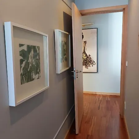 En Face De La Appartement
