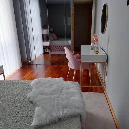 En Face De La Appartement Azurara
